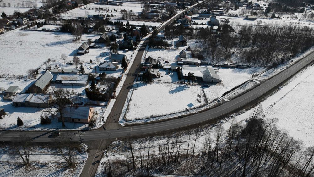 Utwardzona działka usługowo-przemysłowa przy DK50