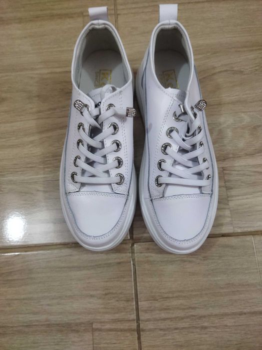 Стильные кеды женские