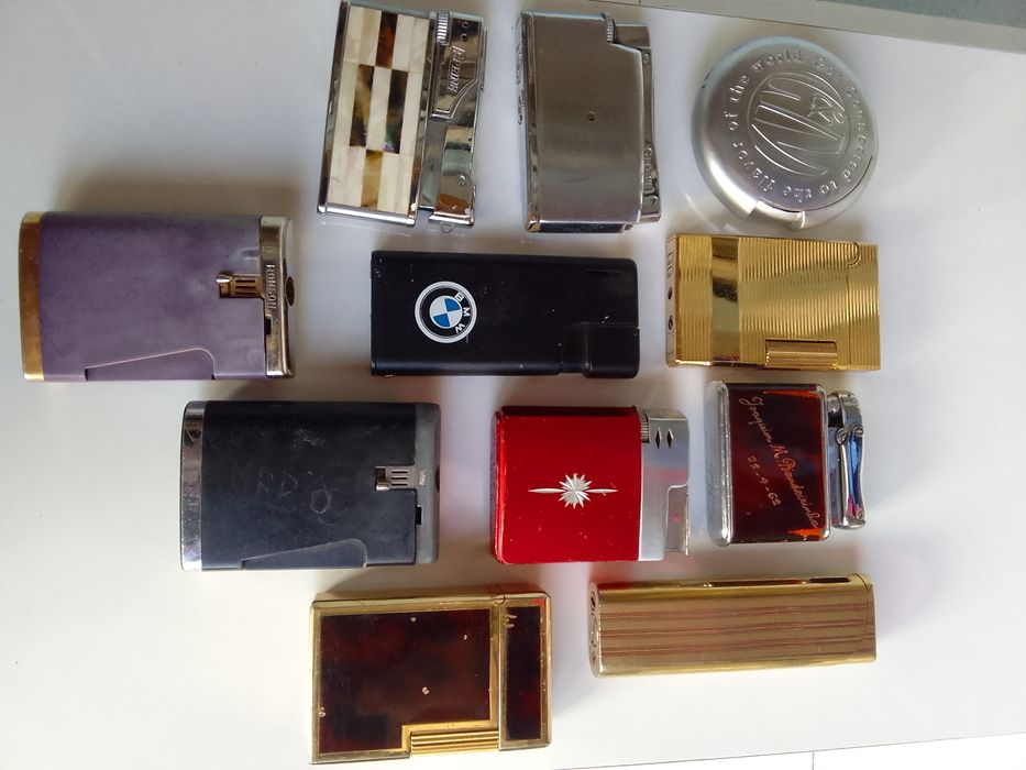 Conjunto de 11 isqueiros