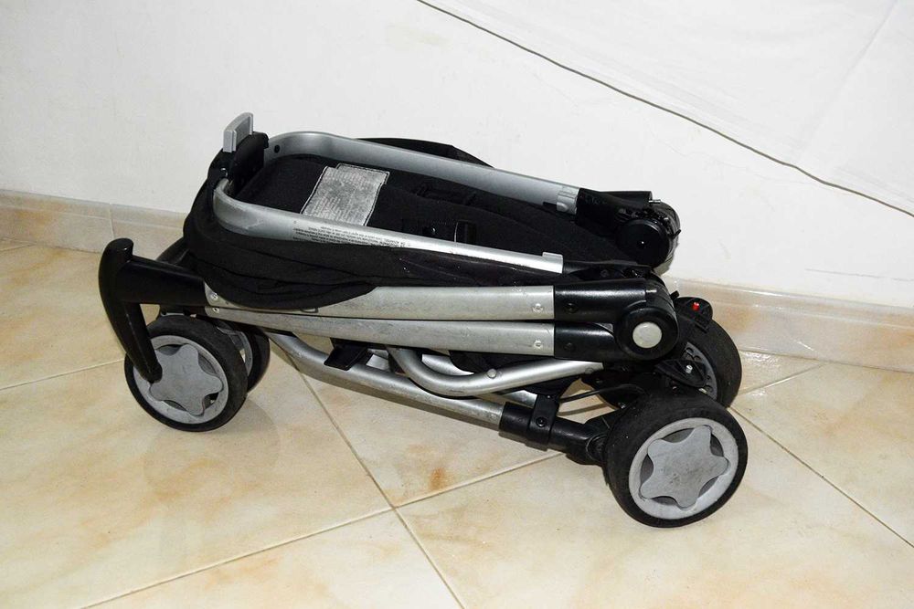 Carrinho bebe triciclo Quinny Zapp Xtra