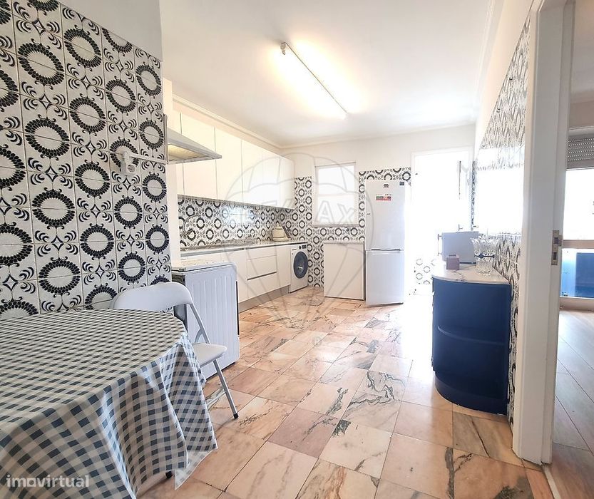 Apartamento T4 para arrendamento