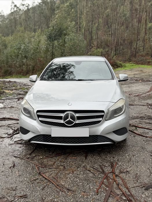 Mercedes Benz A180 (motor mercedes 1800)