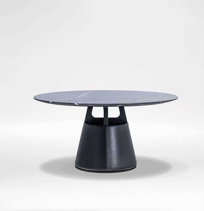 Conjunto de Jantar Camerich – Mesa em Mármore + 6 Cadeiras em Pele (Valor ~€7.000)