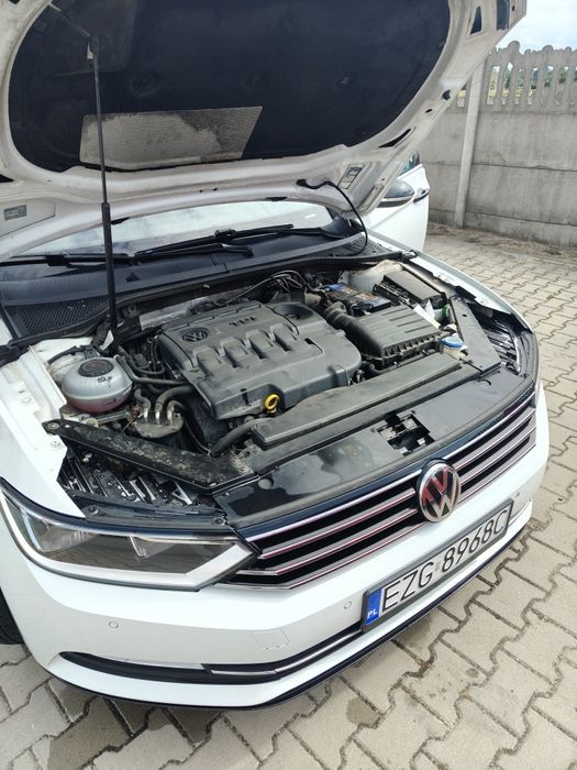 Passat b8 2.0tdi 190ps 2015 najtańszy na Olx koła 18cali .