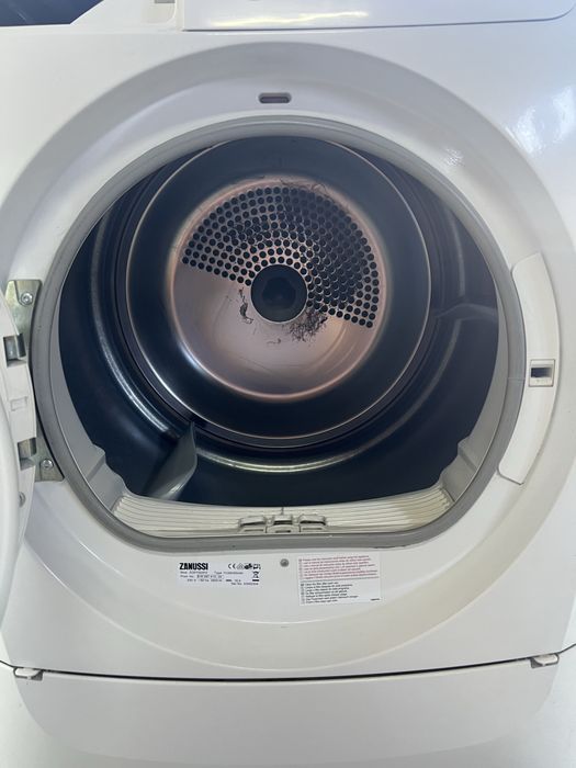 Máquina de secar roupa Zanussi