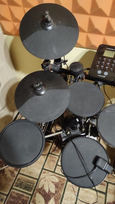 Барабанна установка електронна Medeli  620BX