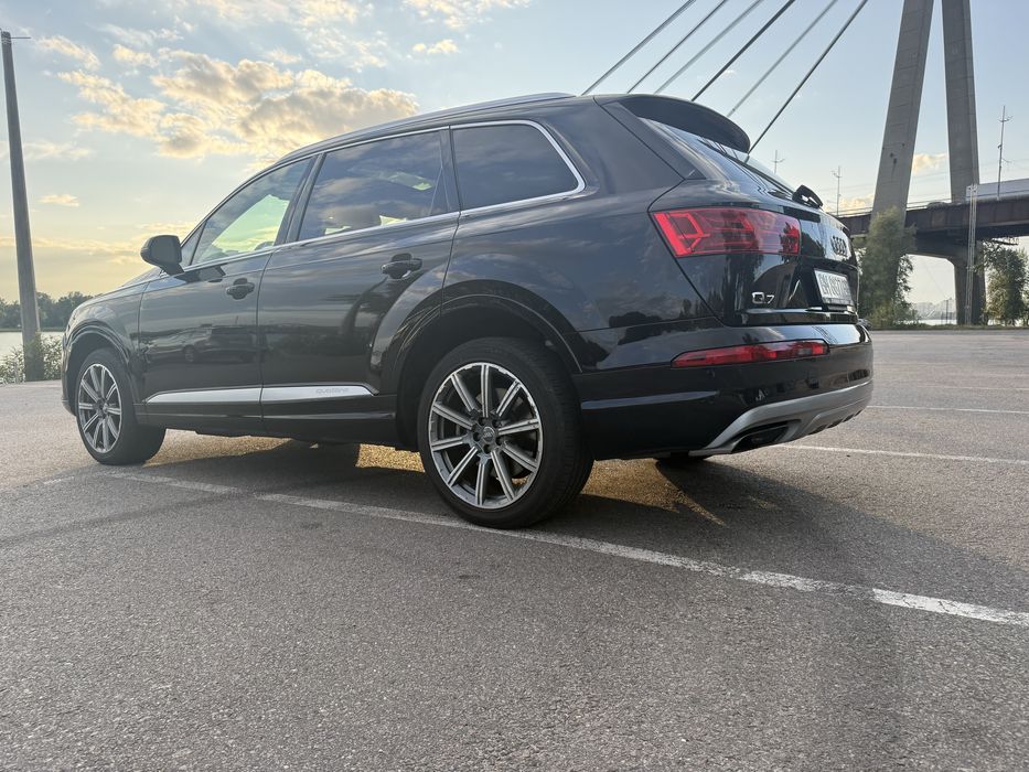Ауді Q7 premium+, 2018 року
