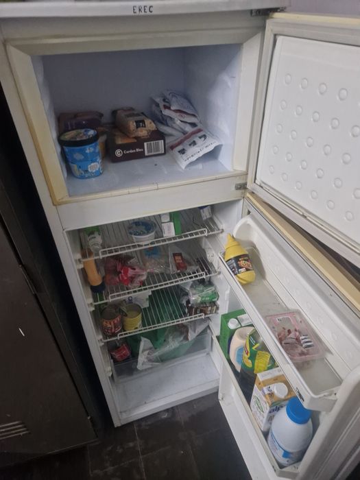 Frigorifico pequeno, a funcionar muito bem