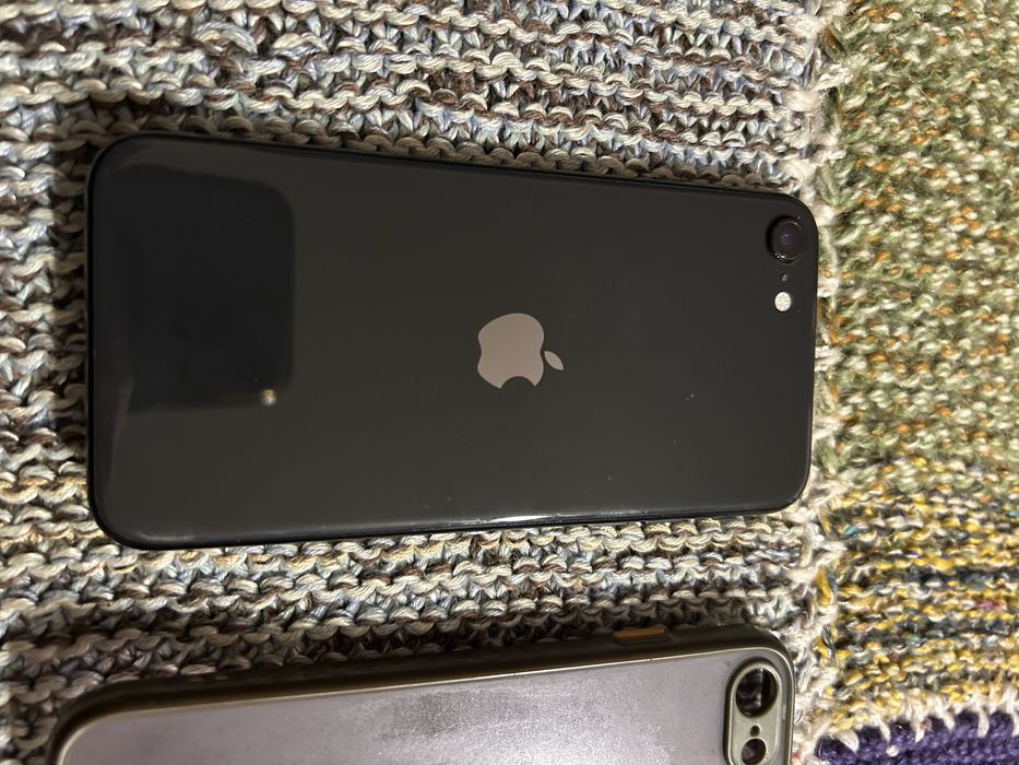 Смартфон Apple Iphone SE 2020