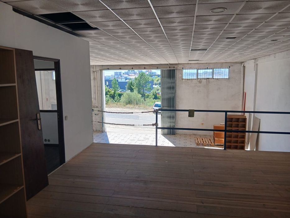 Armazém 350 mt2 junto ao ic2 Coimbra