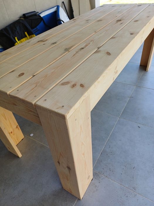 Duży stół  sosonowy