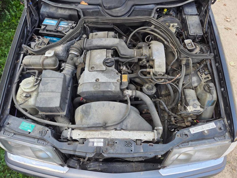 Mercedes-Benz W124 kombi 220E