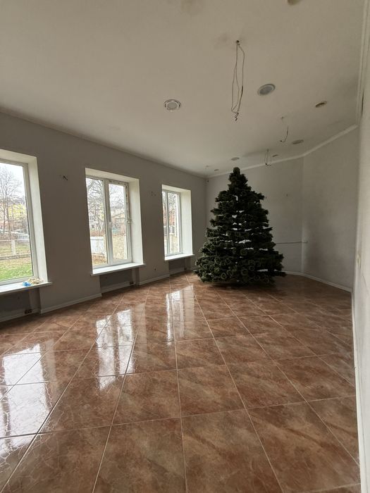 Оренда приміщення 400 м2 поруч з Центральним парком