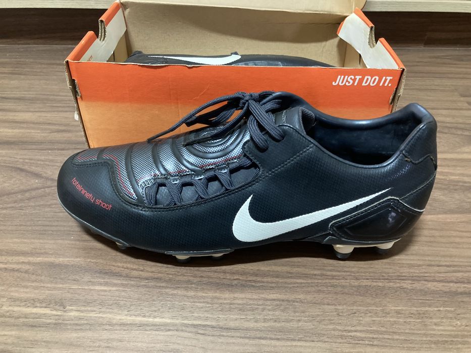 Chuteiras Nike - Total 90