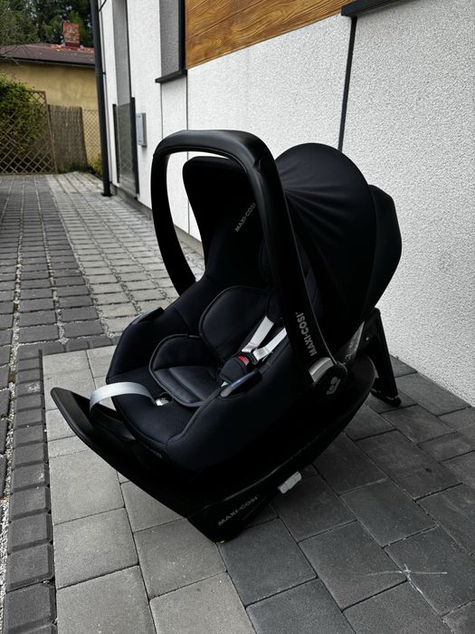 Maxi-Cosi CabrioFix i-Size z bazą ISOFIX