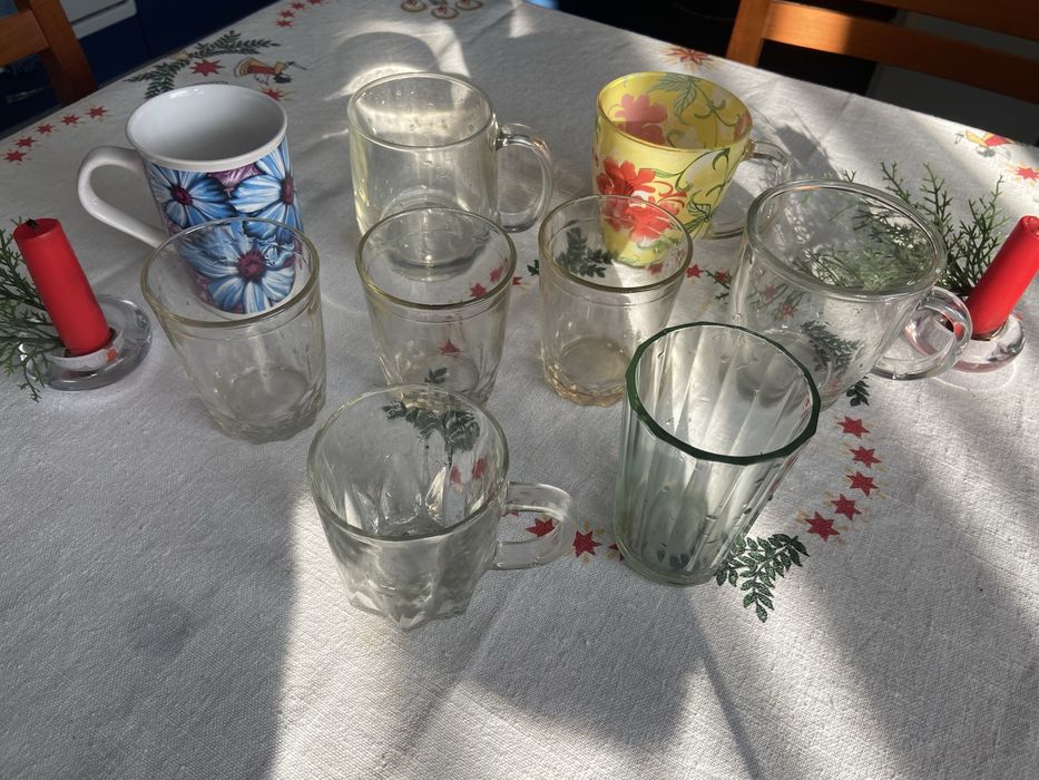 Стакани та  чашки