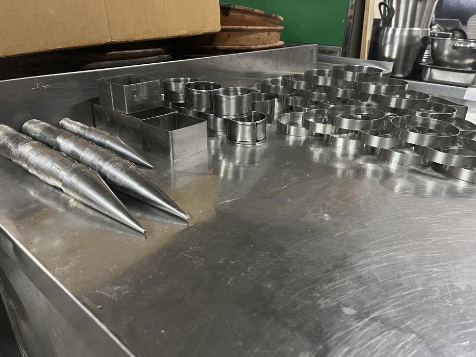 Formas para bolos em inox 118 unidades