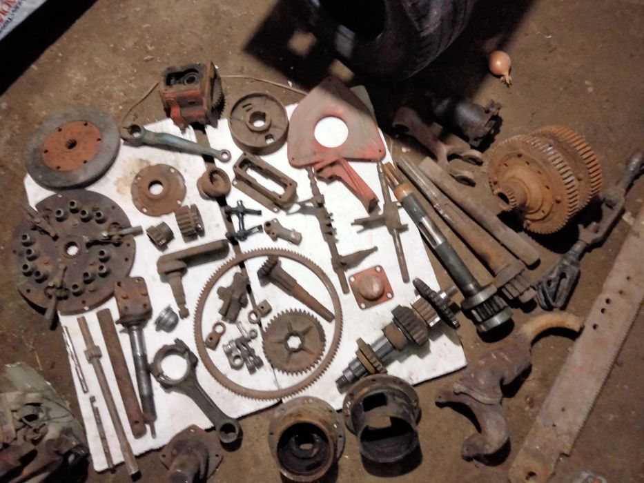 Продам запчастини т25