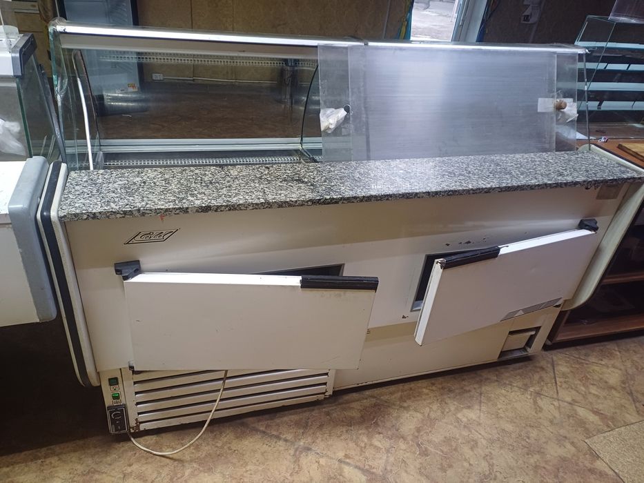 Продам холодильна ковбасна вітрина