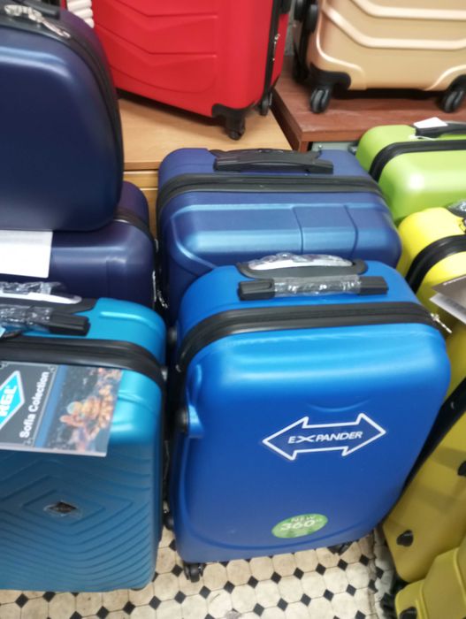 Walizka podróżna mała kabinowa na 4 kołach z ABS