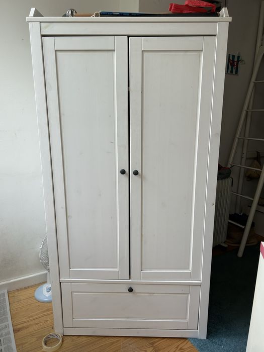 Armário IKEA Branco com 2 Portas e Gaveta – 153 cm