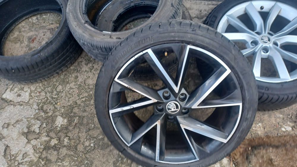 skoda  Karoq RS 57A 8x19 ET45 felga aluminiowa
