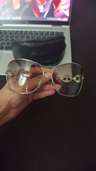 Очки от бренда Gucci