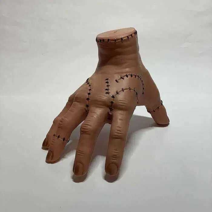 Ręka Wednesday Rodzina Addamsów Rąsia Netflix Halloween Ozdoba