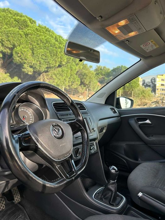 Carro impecável sempre bem estimado