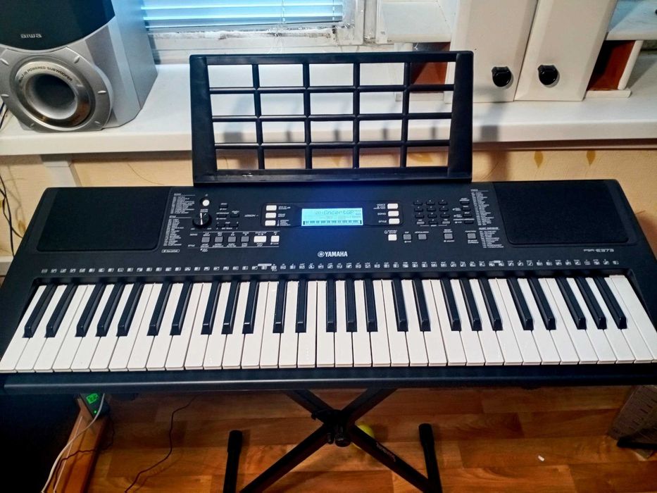 Yamaha PSR-E373 синтезатор как новый