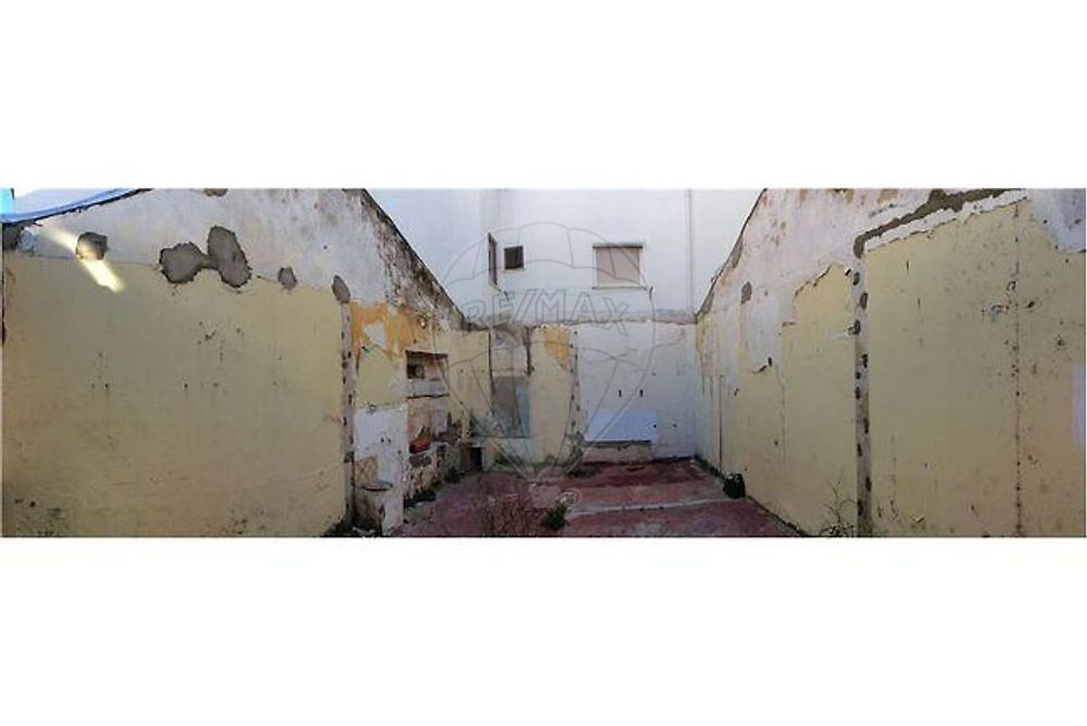 Moradia T0 para venda