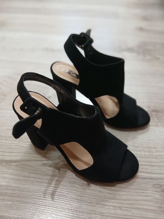 Nowe.buty na slupku r 36
