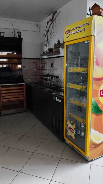 Snack-Bar Equipado para Arrendamento
