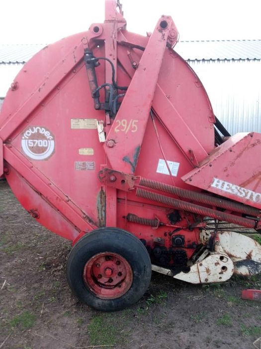 Рулонний прес-підбирач Hesston rounder 5700
