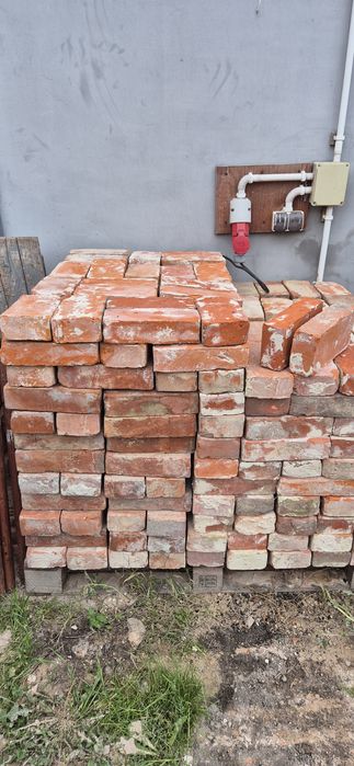 Cegła rozbiórkowa oczyszczona