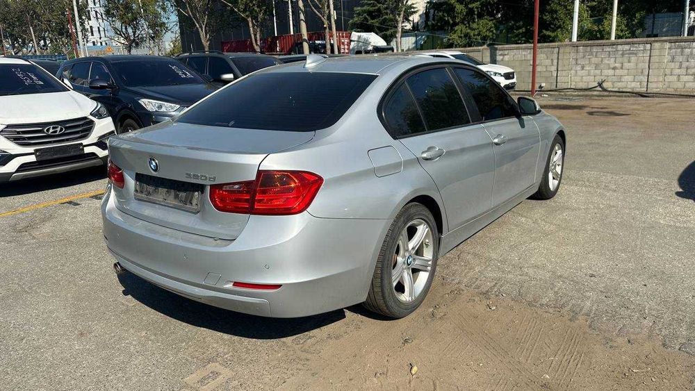 BMW 320d F30 2015 • Дизель, автомат, люк, проєкція