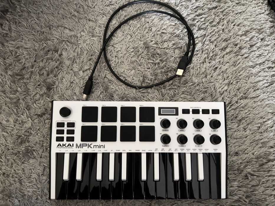 MIDI-клавіатура Akai MPK Mini MK3