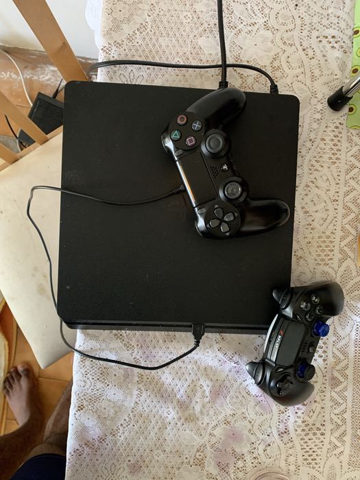 Ps4 slim em bom estado