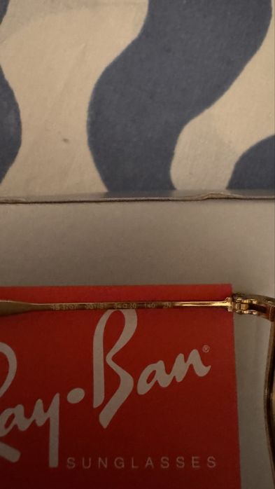 Óculos Ray Ban unissex.