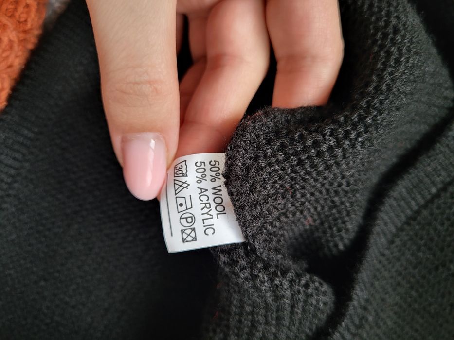 Женское платье, вязаное с вышивкой