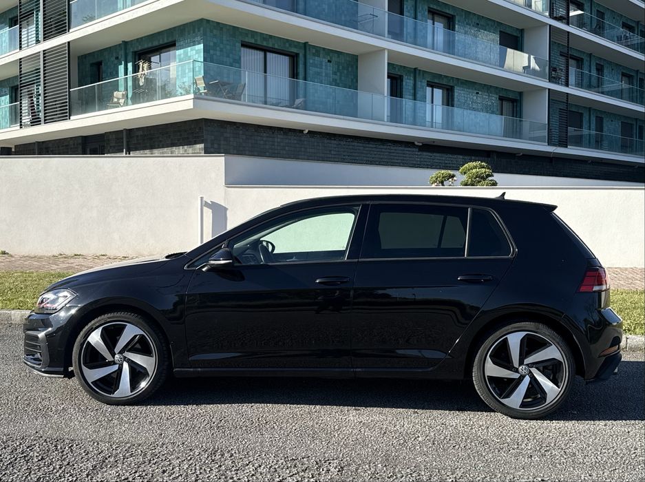 Volkswagen Golf 7,5        1.6 TDi 115cv (Look GTi)