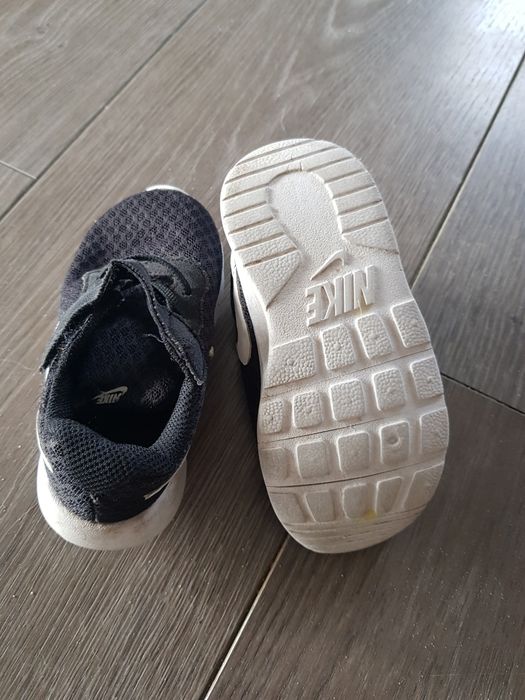 Buciki dziecięce Nike rozmiar 23,5