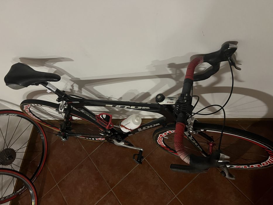 Bicicleta Estrada Look carbono
