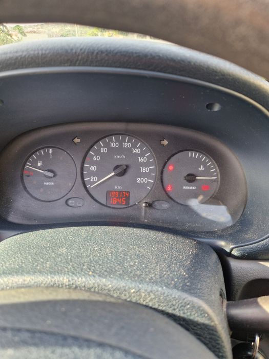 Renault clio  de 1999