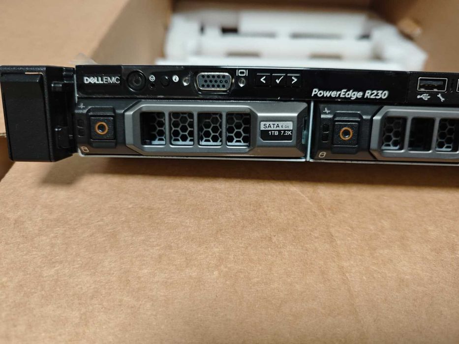 Dell EMC PowerEdge R230 E3-1220 V6 8GB + 2x2TB HDD Dell +szyny +front ...