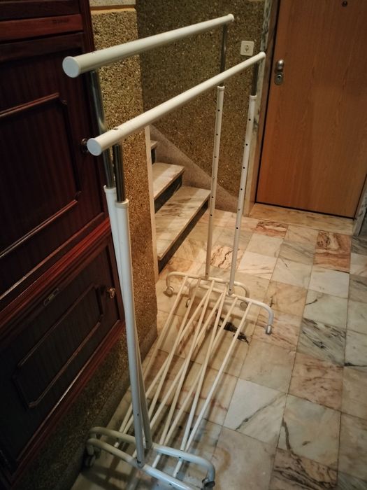 Suporte para pendurar casacos cherriots