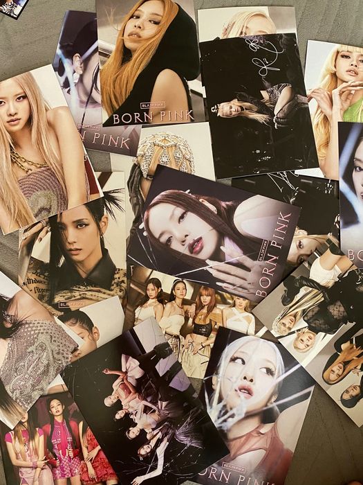 Картки групи BTS, New Jeans. Blackpink- брелок, Наклейки та фото