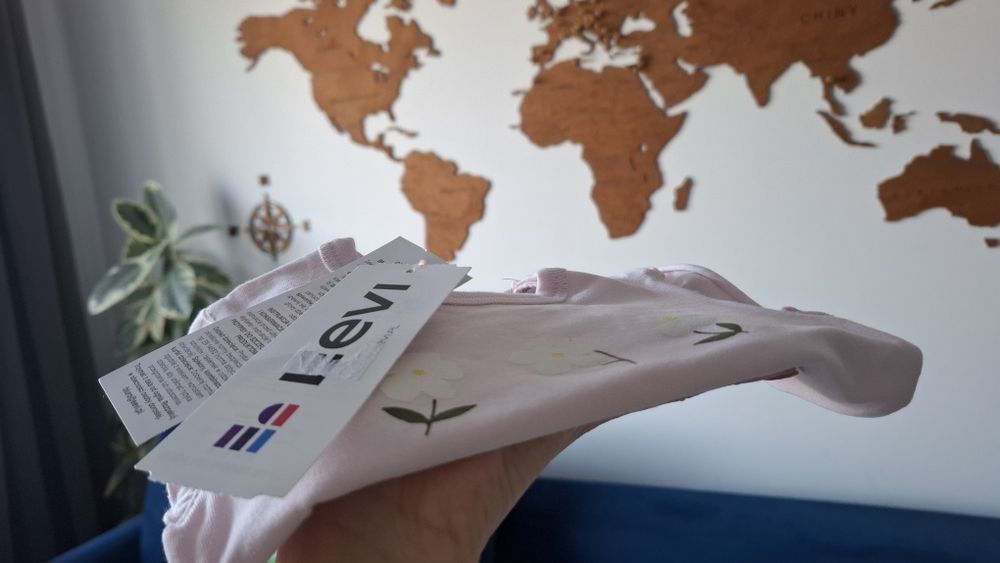 Body różowe na ramiączka dziecięce z kwiatuszkami