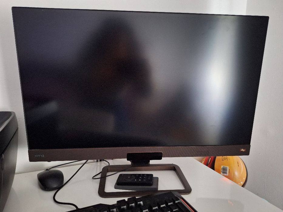 Ligado ao computador mas raramente usado