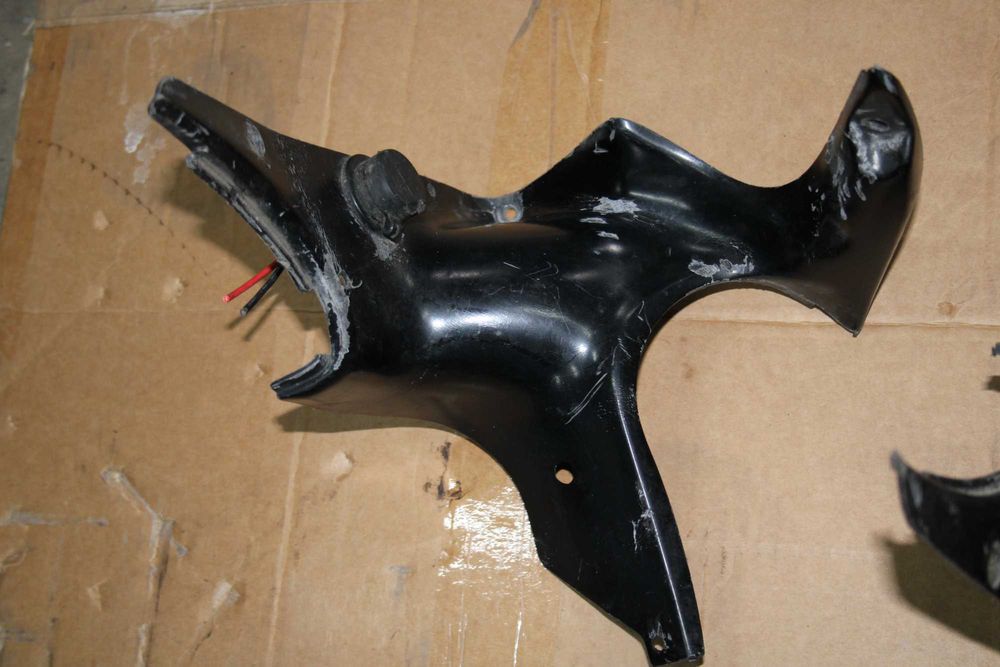 Wypełnienie Lewe Prawe Czaszy Honda CBR 600 F4 PC35 99-00